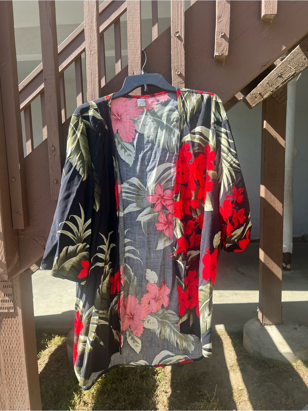 Favant Hawaii Pink & Black Floral Kimono